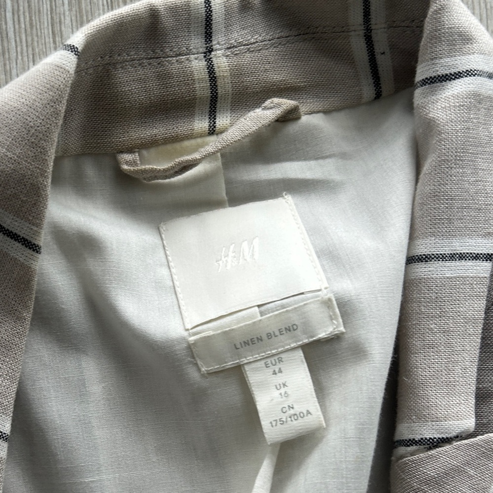 H&M Cream and White Vertical-Stripe Blazer - Picture 5 of 9